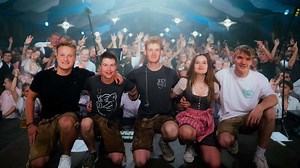 „Eine Art Ritterschlag“: Junge Band aus Oberbayern fiebert Wiesn-Premiere entgegen