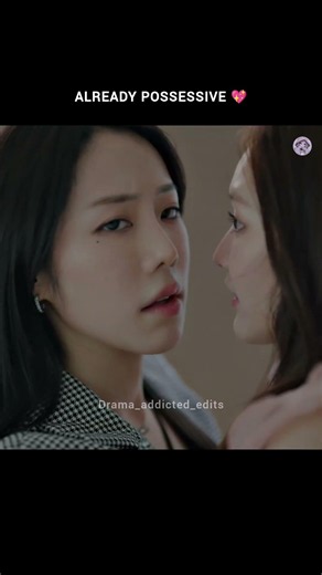 Chasing Love 🥰 #wlw #thaigl #yuri #glshorts