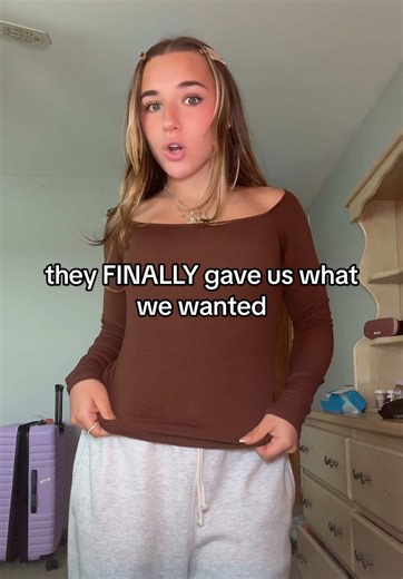 no more bra straps or wires showing with off shoulder tops🙏🏻🙏🏻 #fashion #fashiontiktok #offtheshoulder #tiktokshopfinds @Klassy Network