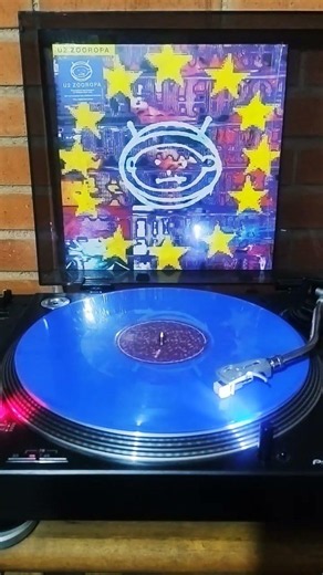 Numb - U2 #u2 #bono #numb #vinilos #vinyl #zooropa #edge #vinylcommunity #90smusic #shorts #90s