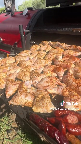 Chicken chicken here we come 210.251.1144 hit me up I got you #chickensmoked #backyardbriskets #500gallonoffsetsmoker #fyp #pitmasters #tryingtogetbig #selfmadebusiness #smallbusinesscheck