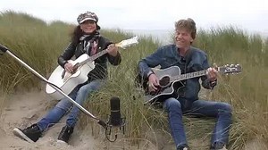 749K views · 10K reactions | STUMBLIN´ IN (Cover) - WALKIN´ SHOES | „Music World 70 80 90 00 ." | Facebook