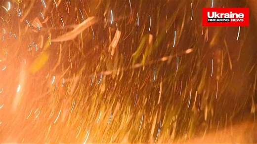 😢🇩🇪 German WELT crew injured during Russian drone attack in eastern Ukraine Reporters were struck by a Lancet drone just minutes after filming an interview with a Ukrainian mobile air defense unit. The attack occurred on October 13 around 21:35 in Dnipropetrovsk Oblast, about 25–30 km from the front line. One Ukrainian soldier was killed, and another had to have a leg amputated. The WELT producer required surgery, while chief reporter Ibrahim Nober and cameraman Viktor Lysenko sustained only 