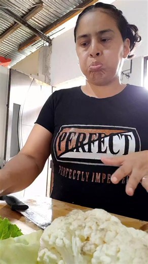 cortando lías vegetales para la sopa #tiktokviral #comida