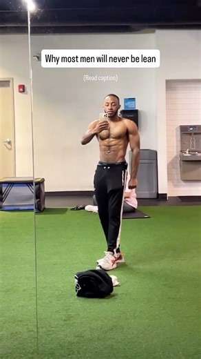 Justis Washington on Instagram: "1. They refuse to track what they eat You can’t “feel” your way to being lean. Guessing calories keeps men soft and big as hell. 2. They choose comfort over consistency Late night snacks, alcohol, skipping cardio, missing steps. It all compounds fast. 3. They want results without sacrifice Abs require saying no every day, not just training hard 3–4x a week. Don’t be like the majority of men who will never get lean. I can help 📈 I’m taking 5 complimentary online