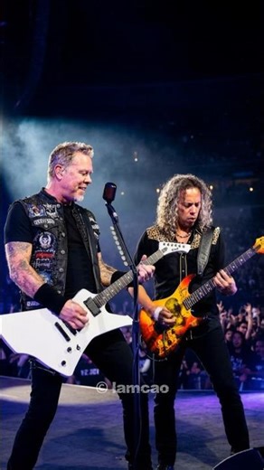 If Metallica wrote "Baby One More Time" by Britney Spears? 🎸🎶🎵