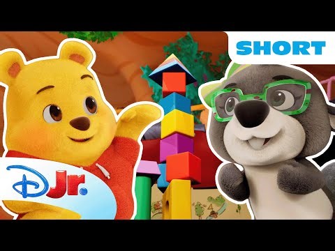 Pooh Bear Helps Bea Build a Tower with Blocks! 🦦❤️ | Playdate with Winnie the Pooh | ‪@disneyjr‬