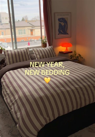 Home After Holidays: Refresh Your Bedding Style