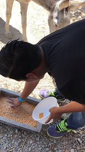 1.2M views · 10K reactions | Le Compramos este Manjar a Plutón y a Venus , mira su reacción | Jefferson Rescata | Facebook