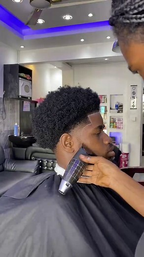 Empowering Women in Barbering: A New Era for Female Barbers