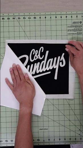 How to Screen Print on a Tote Bag using Vinyl to make the Screen #screenprint #craftideas #totebag