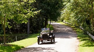 Cars that stole the spotlight on Murdoch Mysteries, Heartland and Schitt's Creek | CBC Television