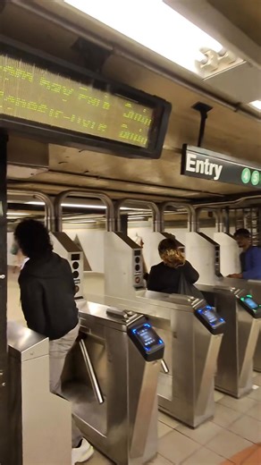 125th St 4/5/6 POV Still one of the most dangerous stations? Has the station improved when it comes to safety and other things? #NYCSubway #NYC #NewYorkCity #MetaAI #MetaRayBan | NYC Subway Life