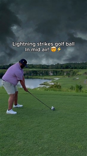 3.1M views · 3.5K reactions | Lightning strikes this golf ball mid air! 勞⛳️ #golf #golfshot #lightning #badweathergolf #golfer #golfing #golfisfun #golflightning #golfstrike #golfball #facebookgolf #golffacebook | The Orlando Golfer | Facebook
