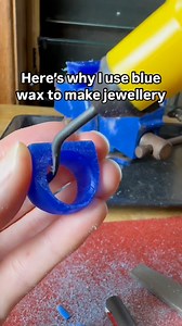 I use blue Ferris wax in most of my designs because it’s slightly flexible, making it easier to work with. In this video, the stone was cast in place, meaning it stayed in during casting. But if I had needed to remove it beforehand, it would have been reasonably easy since blue wax is softer than green. Unlike green wax, which has a higher melting point and is better for carving but more brittle, blue wax offers more durability without being too rigid. Every type of wax has its own purpose and m