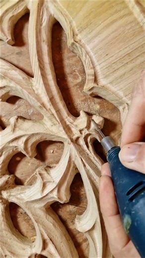 Fauteuil gothique médiéval transformable en escabeau