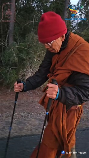 🙏 “There are temples not built of stone—no tiled roofs, no pillars, no incense smoke. That temple is raised by human resolve, by each weary breath drawn in silence, by quiet footsteps that cross the limits of the body. The Venerable’s bent back was always inclined very low. Watching him walk, I often asked myself: What does he see? Perhaps he looked only close enough to place each step fully and securely. And in that bowed posture, I came to understand something very simple: when one knows how 