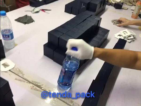 Let’s making #ringboxes. #jewelry #packaging #jewelrypackaging #packagingbusiness #ringpackaging #foryoupage #custombox #customizedpackaging #luxury