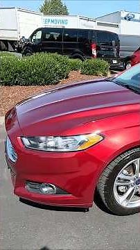 2015 Ford Fusion Hybrid SE — MPG Star (Short)