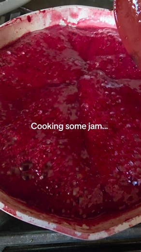 This is what homemade looks like. #cakesbyaliya #cincinnati #fromscratch