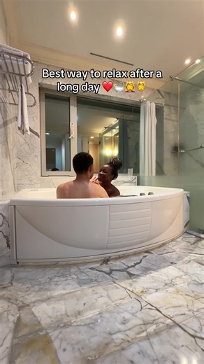 Warm bath, good skincare and the love of your life… relaxing!🙂‍↕️ #jayandtracy