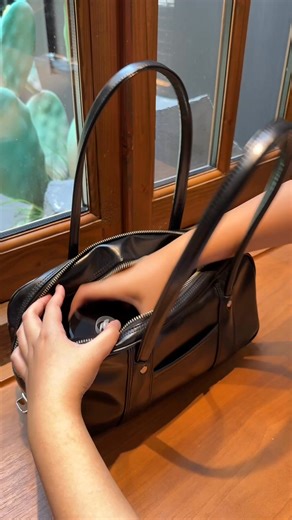  Meet the PopCase Kindle 鱗 Built-in MagSafe strength, grip-ready designs, and cozy comfort for every chapter  | PopSockets | Facebook