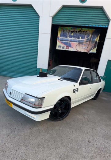 VH Group 3 powered by a 355 stroker 👌 #holden #commodore #vh #vhcommodore #vhgroup3 #355 #stroker #australia #simmons #simmonsaustralia #tubbed #dish #recaro #fyp #foryoupage #hicompperformance #hicompressionmedia @Hi Comp Performance Engines