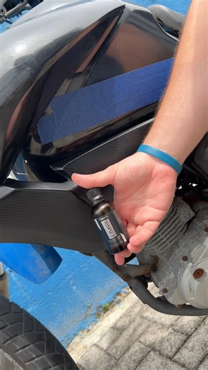 Vonixx LatinoAmérica on Instagram: "🔥 V-Plastic deja los plásticos como nuevos y con una protección que dura hasta 2 años. Color más intenso, acabado premium y defensa real contra sol y desgaste. 😎 ¿Listo para ver esta transformación?"