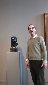 Der Grumpy Guide ist zurück! Die ersten Termine waren schon nach kürzester Zeit ausverkauft, nun gibt es endlich neue Termine für die unfreundlichste Führung durch unsere Sammlung. Herr Langelinck führt euch durch die Sammlung, wie es ihm gerade passt, hastet durch mehrere Jahrhunderte Kunstgeschichte oder vertieft sich minutenlang in das kleinste Detail eines Werkes. Dabei nimmt er kein Blatt vor den Mund und schießt mit scharfem Geschütz – nehmt euch in Acht vor dem Grumpy Guide! 📅 Zusatzterm