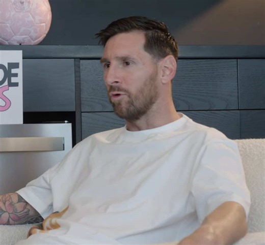 #interview #messi #mirodeatras #argentina #career Lionel Messi nan yon interview pou Miro de Atras, pale de carriere li, prensip li te aplike pou football li, experience li viv. Li pale regret li genyen tou nan career li. Messi ouvè li nan interview an, avek anpil senserite.