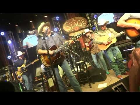 Alan Jackson - Gone Country (Live)