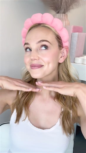 Raise your hand if you’ve updated your routine to include the NEW! Barrier Restore 1:1:3. 🙋‍♀️ | MARY KAY