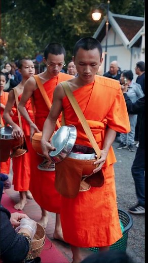 Morning Alms Giving Ceremony in Luang Prabang#Luang Prabang#Laos#alms giving#Sai Bat#monks#Buddhism