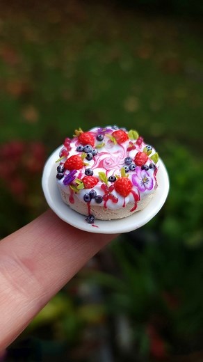 3.7K views · 399 reactions | Miniatures from the last month or so, in no particular order! #miniature #autumn #miniaturefood #polymerclay #polymerclayminiatures #cheeseboard #cupcakes #miniaturecake | Moon Lighting | Facebook