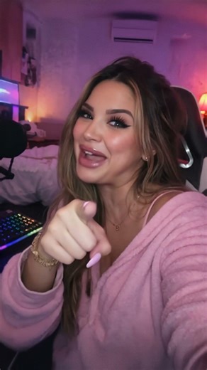 Cane spider vs cockroach... Unexpected winner fr..。#pitty #the #fool #drillcat #clipoftheday​