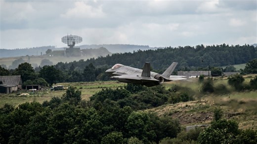Why radar can still lose track of low flying aircraft