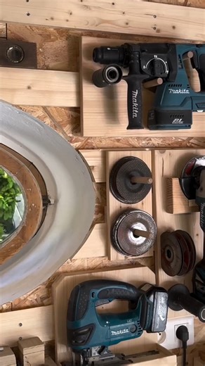 4.3K views · 22 reactions | DIY Foldable Wooden Table & Natural Wax Polish #DIY #Woodworking #FoldableTable #WoodPolish #CraftIdeas #WoodDesign | Garden Ideas | Facebook