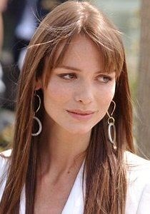 Saffron Burrows: Bio, Height, Weight, Age, Measurements