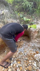 1.8M views · 8.4K reactions | Mining gold in the ground using a sluice box #mininggold #sluicebox | Nepri Andries | Facebook