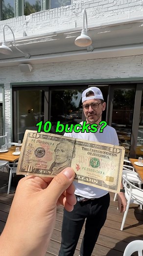 Pro Chef teaches me his tips to budget shopping for a delicious meal💰 #BudgetMeals #ProChefTips 👨‍🍳 @chef_colin_mcclimans 🤳 @dannygrubs | DannyGrubs