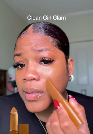 Less is more, babe 💅🏾✨ Come chill with me and let’s create this flawless glam using just 5 products! Tap in let me put you on real quick 💖 Primer : @ONE SIZE BEAUTY base thinner Foundation : @LYS Beauty in D3 Contour : @Covergirl US in snatched Blush : @Rare Beauty in thriving Finishing powder : @sephora microsmooth powder in almond Highlighter: @Haus Labs by Lady Gaga glassy balm in opal Lip Oil: @Diorbeauty in cherry #makeuptutorial #naturalglam #hauslabs #rarebeauty