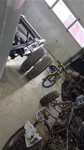 Just a little rev of a 1980s first gen dodge with a 318 in it