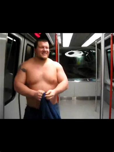 beefymuscle.com👍 Bear dance! beefymuscle.com admires beefy massive bulky #muscle #musclehunk #musclebear #bodybuilder #powerlifter lifter beefymuscle musclechub pecs biceps workout fitness gym bodybuilding motivation 肉壮 肌肉 壮熊 健身