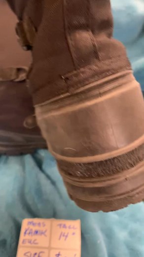 CA$20 • Men’s boots size 7 -KAMIK brand 14 inch high excellent shape removable liner pu Bobcaygeon Men’s boots 14 inch high Made by KAMIK Removable liner Strong tread Excellent used condition A very warm winter boot size 7 men’s Porch pick up Bobcaygeon Cash only no e-transfers is available https://www.facebook.com/marketplace/item/844850884717421/ | Lorna Wilkinson