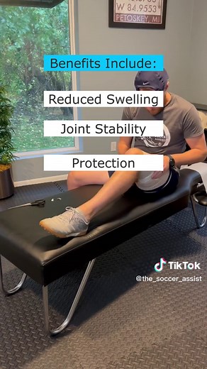 🤕ACE bandaging is an excellent tool for right after a hamstring pull! . ✅It provides a support and protection to the injured tissue, while minimizing swelling and pain. . ⏱It can be done pretty much as soon as the injury happens, the sooner the better! #soccer #hamstrings #soccerplayer #footballer #soccertiktok #soccertraining #rehab #athlete #injury #hamstringrehab #football #futbol #futebol