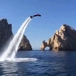 Fly boarding in Mexico looks awesome! 😝🌊 | UNILAD Adventure