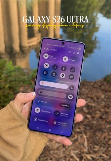 Testing the Galaxy S26 Ultra’s built-in Privacy Display outdoors this time! Checking how well it integrates so far. You can set this for specific notifications. How does it work? It turns off a second set of pixels within the display. What do you think? ✨ #GalaxyS26Ultra #Samsung #SamsungUnpacked