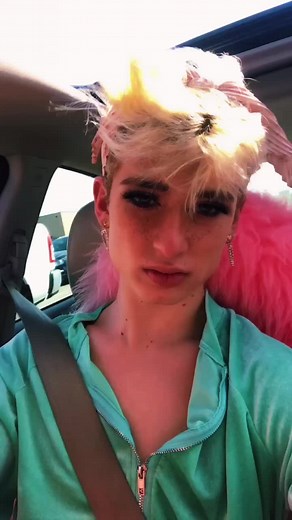 My hair is bad because it’s windy #fyp