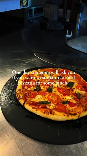 Not feeling Christmas leftovers? We’re here with fresh pies for an easy delicious dinner after the holiday bustle! 🍕❤️ #boise #idaho #flyingpiepizzaria #pizza #food