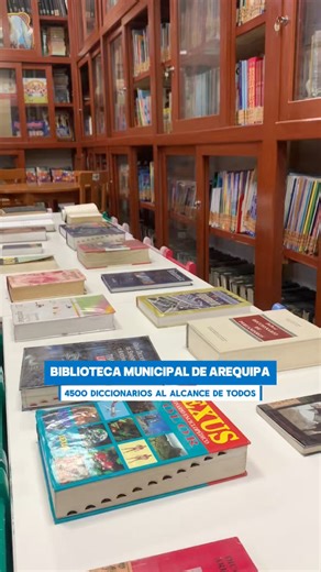 👀 Más de 4,500 diccionarios en un solo lugar... Del latín al mandarín, del quechua al francés… 🌍 📚 Una torre de Babel en pleno Centro Histórico. ✨ Solo hasta este fin de semana podrás descubrirlos en la Biblioteca Municipal. #Arequipa #BibliotecaMunicipal #ArequipaCiudadConHumanidad | Municipalidad de Arequipa